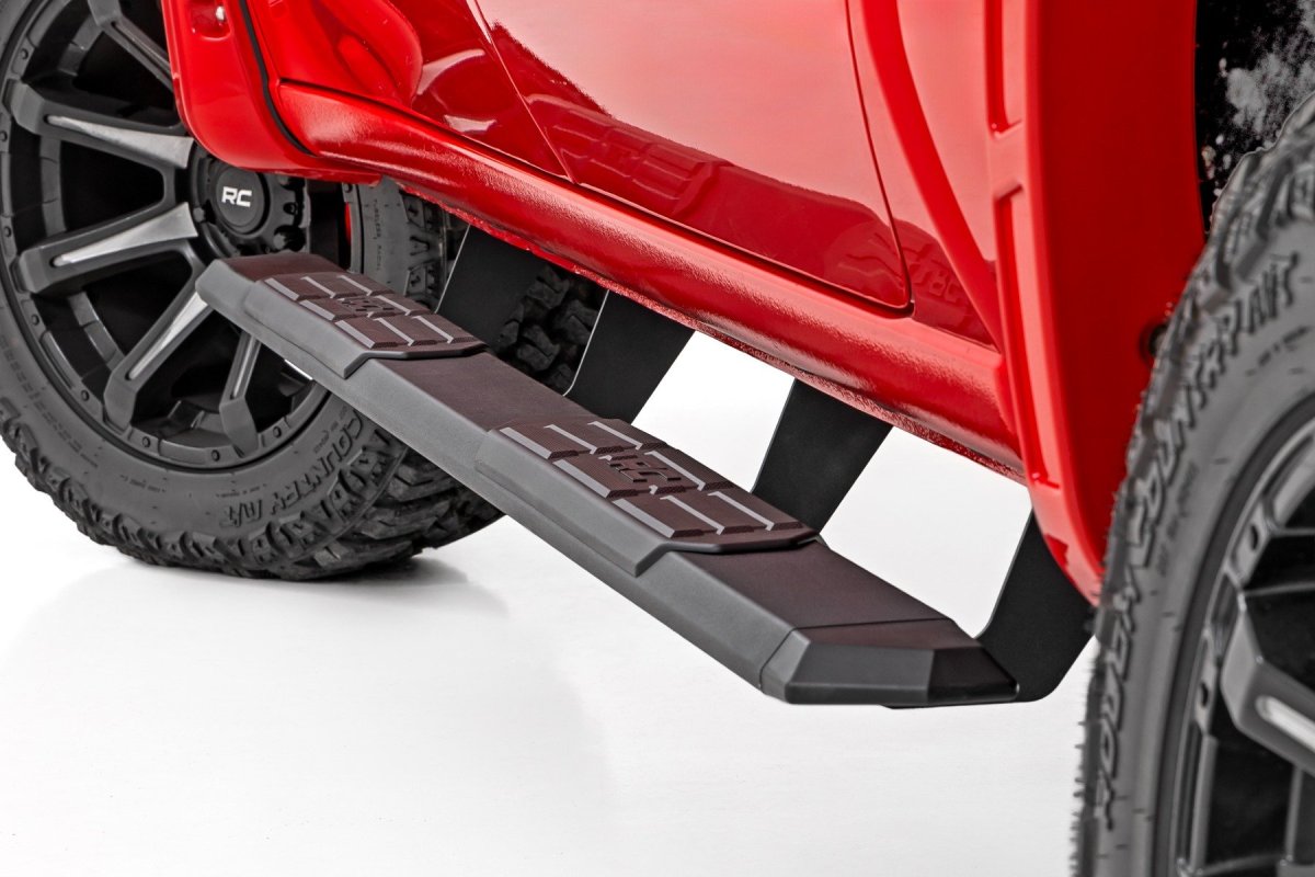 Chevrolet Silverado 3500 HD Running Boards - Rough Country - TR2 Aluminum, Black Powder Coat, 5 in - Black - '19-'26